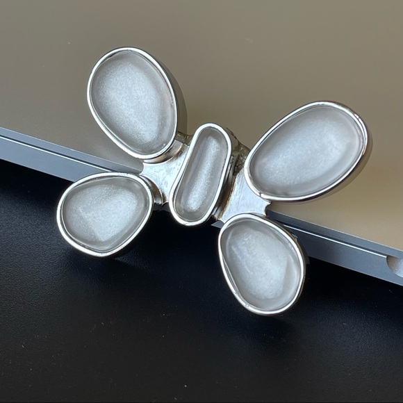 Vintage silver color butterfly abstract futuristic shape special Design brooch - Picture 5 of 11